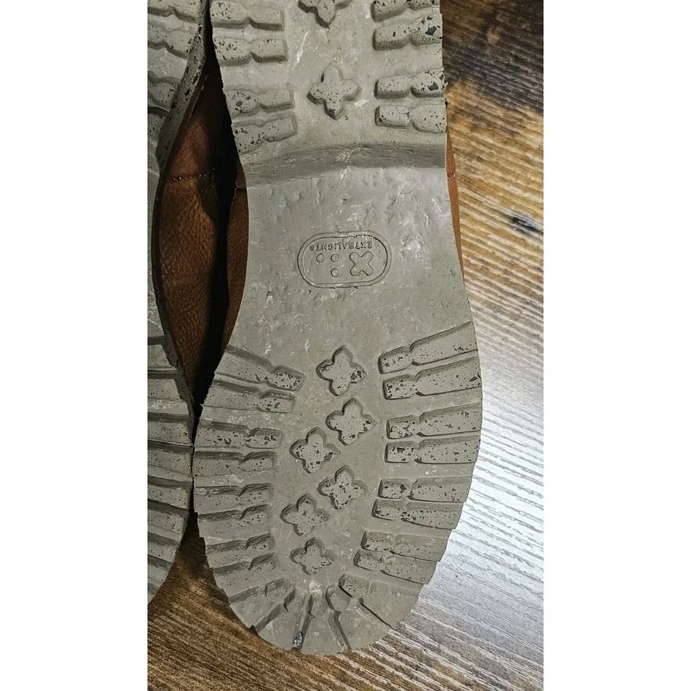 Allen Edmonds‎ 